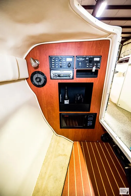 Slide: The Image of Cabin to Stbd - 38