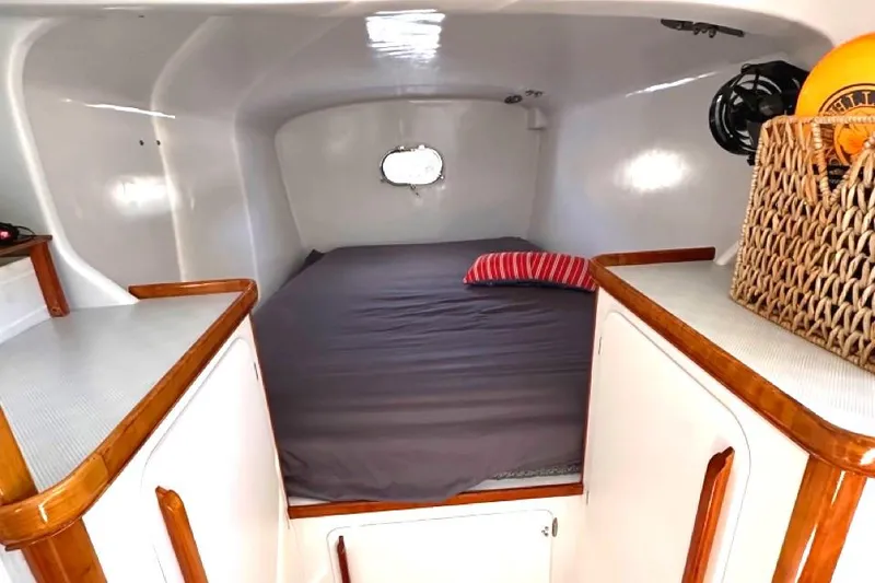 Slide: The Image of Cozy cabin interior of 2007 Morrelli & Melvin Shooting Star yacht. - 41