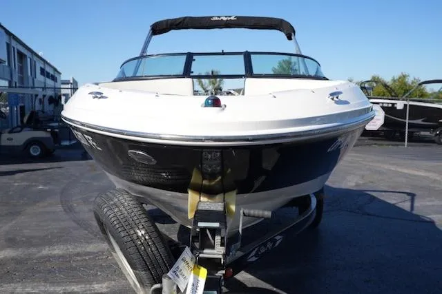 Slide: The Image of Sea Ray 190 Sport 2012 - 10