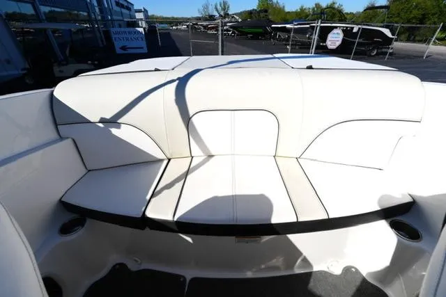 Slide: The Image of Sea Ray 190 Sport 2012 - 3