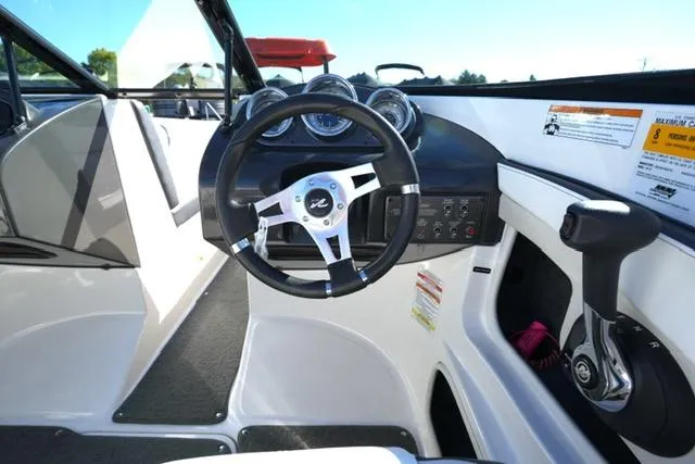 Slide: The Image of Sea Ray 190 Sport 2012 - 5