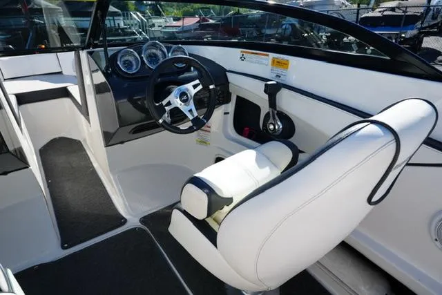 Slide: The Image of Sea Ray 190 Sport 2012 - 6