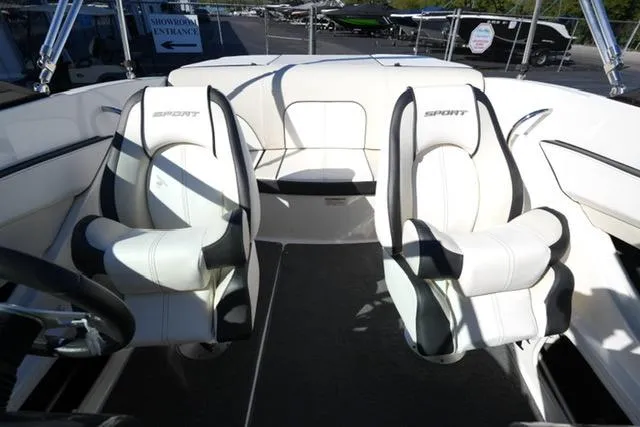 Slide: The Image of Sea Ray 190 Sport 2012 - 7