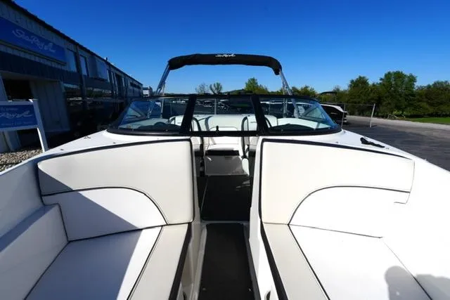 Slide: The Image of Sea Ray 190 Sport 2012 - 8