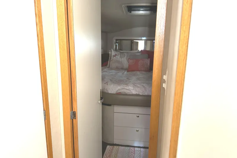 Slide: The Image of Sea Ray 400 Sedan Bridge 1996 - 50