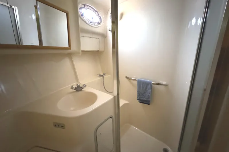 Slide: The Image of Sea Ray 400 Sedan Bridge 1996 - 60