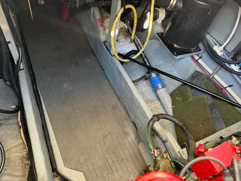 Slide: The Image of Sea Ray 400 Sedan Bridge 1996 - 68