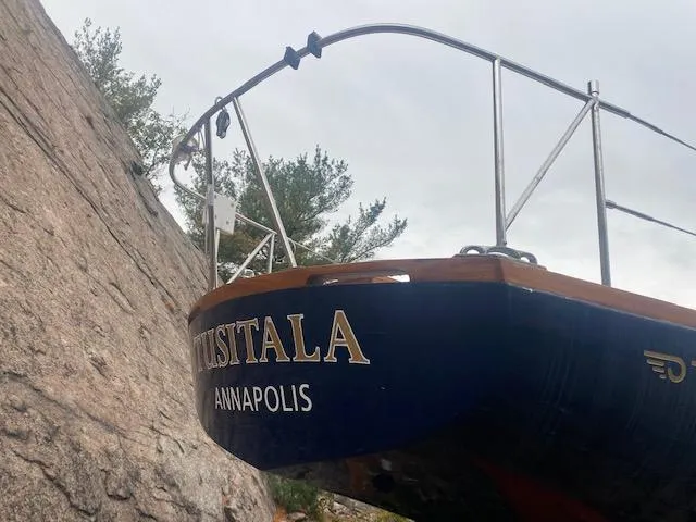 Slide: The Image of Stern view of a 1971 Hinckley Bermuda 40 yacht. - 3