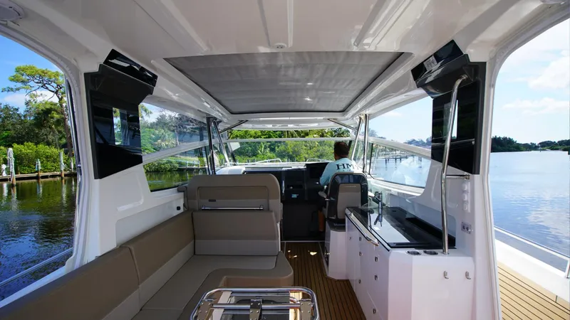 Slide: The Image of 2025 Nimbus Weekender 11 #42 - 15