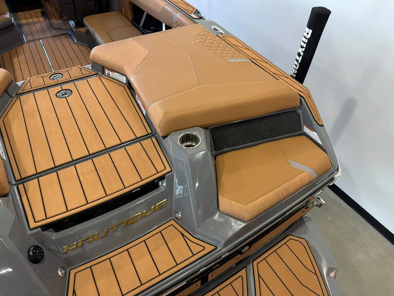 Slide: The Image of Nautique Super Air Nautique GS22 2025 - 11