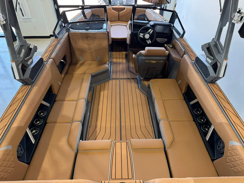 Slide: The Image of Nautique Super Air Nautique GS22 2025 - 12