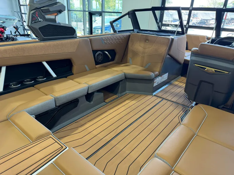 Slide: The Image of Nautique Super Air Nautique GS22 2025 - 13