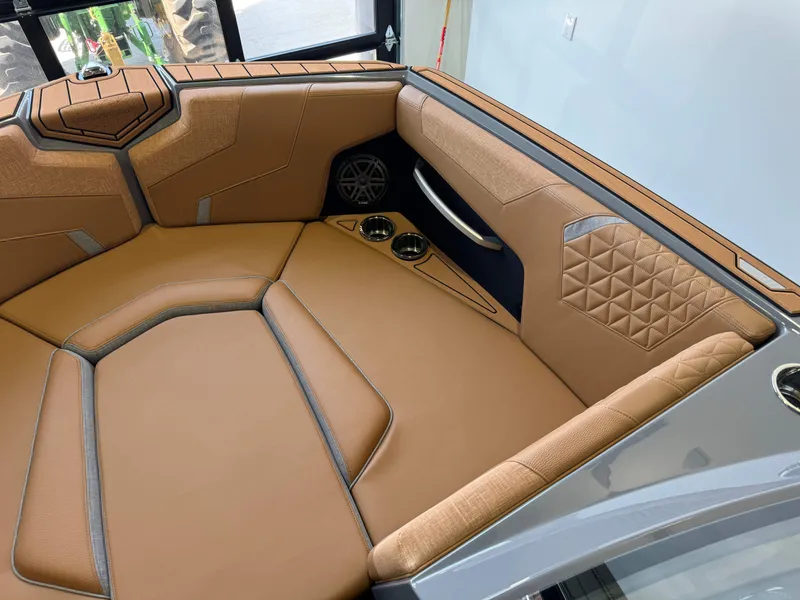 Slide: The Image of Nautique Super Air Nautique GS22 2025 - 16