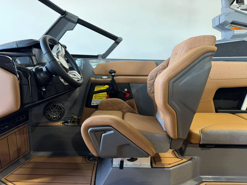 Slide: The Image of Nautique Super Air Nautique GS22 2025 - 21