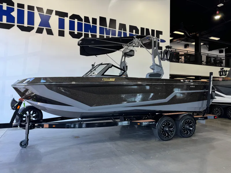 Slide: The Image of Nautique Super Air Nautique GS22 2025 - 3