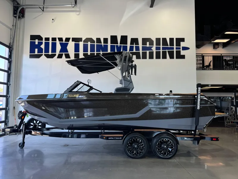 Slide: The Image of Nautique Super Air Nautique GS22 2025 - 4