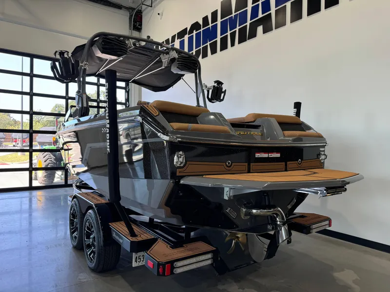 Slide: The Image of Nautique Super Air Nautique GS22 2025 - 5