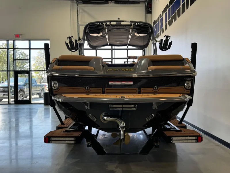 Slide: The Image of Nautique Super Air Nautique GS22 2025 - 6