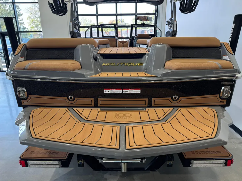 Slide: The Image of Nautique Super Air Nautique GS22 2025 - 8