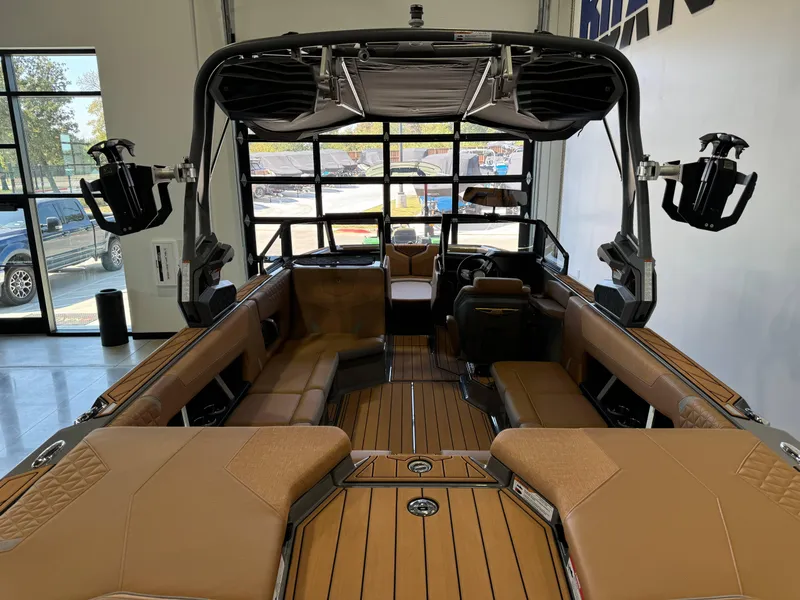 Slide: The Image of Nautique Super Air Nautique GS22 2025 - 9