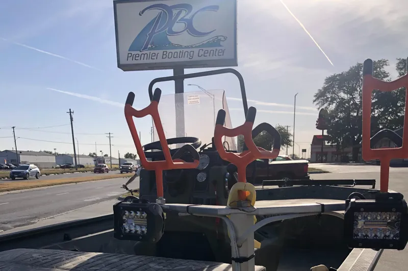 Slide: The Image of 2022 Tracker Grizzly 1860 CC boat at Premier Boating Center. - 9