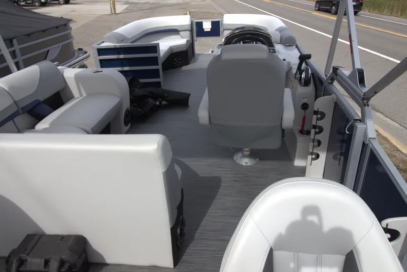 Slide: The Image of Lowe SF 232 2024 - 4