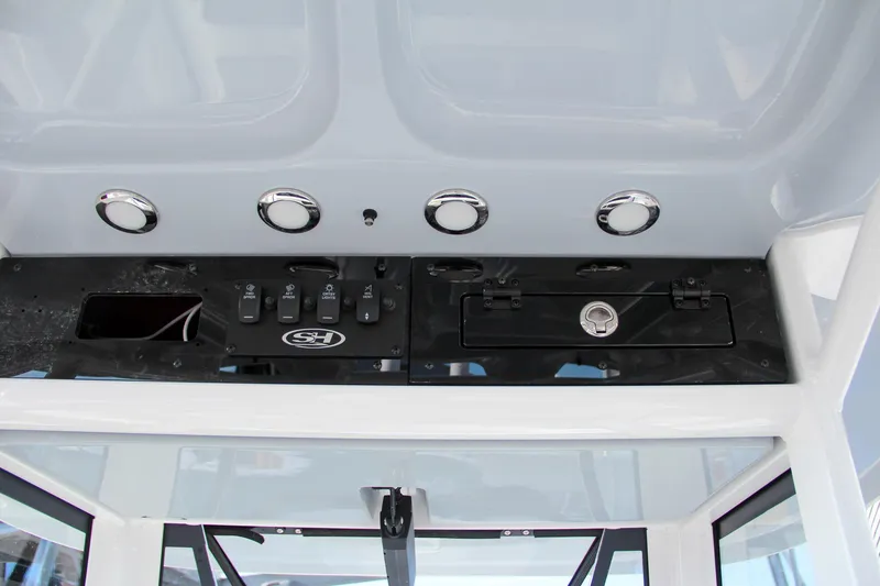 Slide: The Image of Sea Hunt Ultra 265 SE 2025 - 50