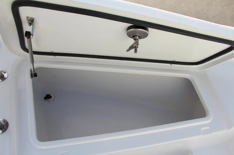 Slide: The Image of Sea Hunt Ultra 265 SE 2025 - 57