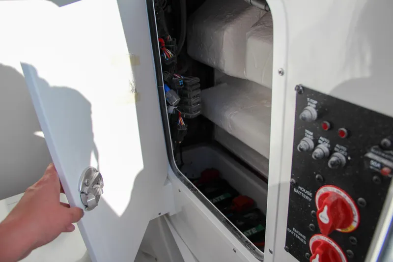 Slide: The Image of Sea Hunt Ultra 265 SE 2025 - 65