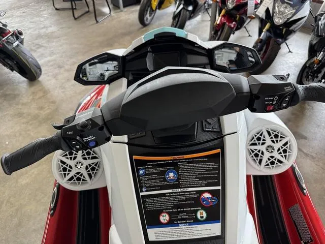 Slide: The Image of Yamaha VX Limited 2025 - 7