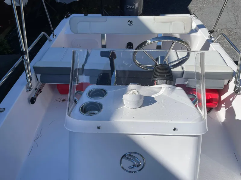 Slide: The Image of Edgewater 158CS 2025 - 7