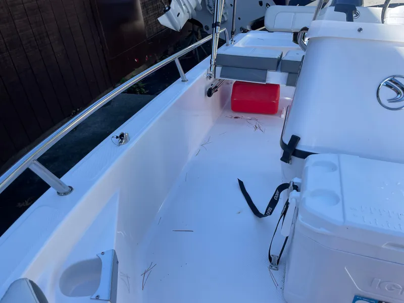 Slide: The Image of Edgewater 158CS 2025 - 8