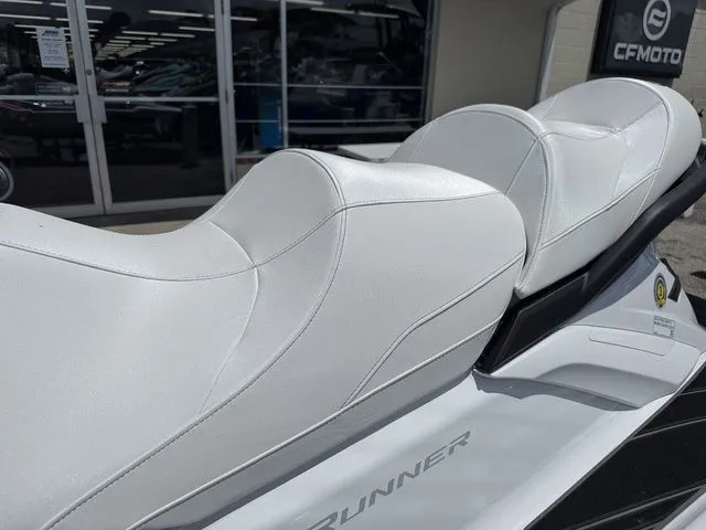 Slide: The Image of Yamaha FX Cruiser SVHO 2025 - 11