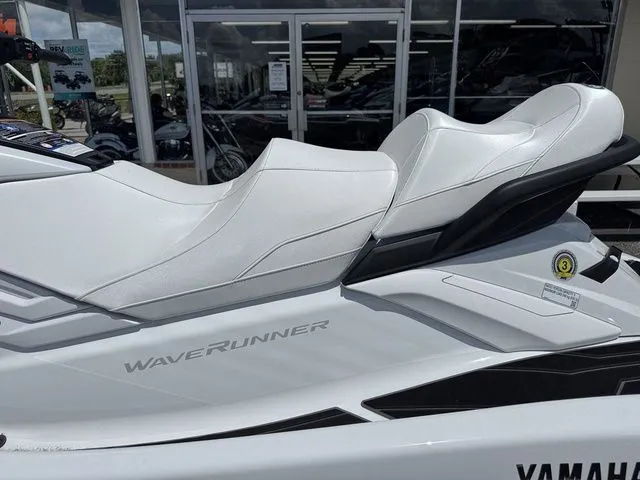 Slide: The Image of Yamaha FX Cruiser SVHO 2025 - 8