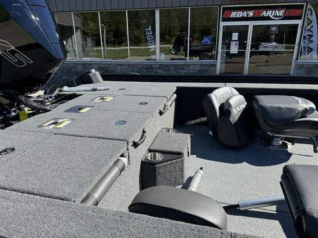 Slide: The Image of Lund 2075 Pro V Bass XS 2025 - 5