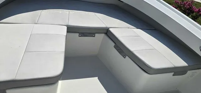 Slide: The Image of Parker Marine 2501 Parker 2022 - 30