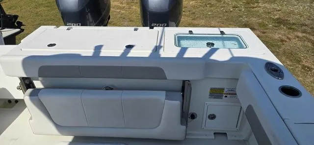 Slide: The Image of Parker Marine 2501 Parker 2022 - 4