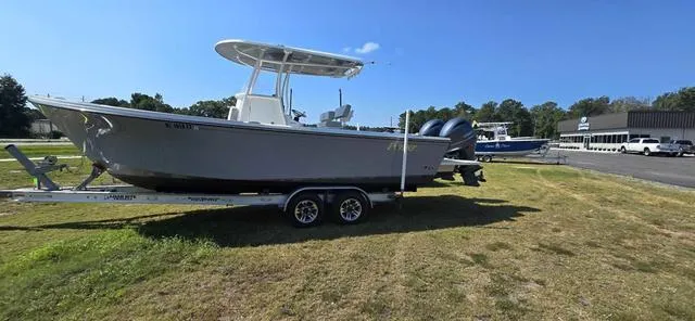 Slide: The Image of Parker Marine 2501 Parker 2022 - 42