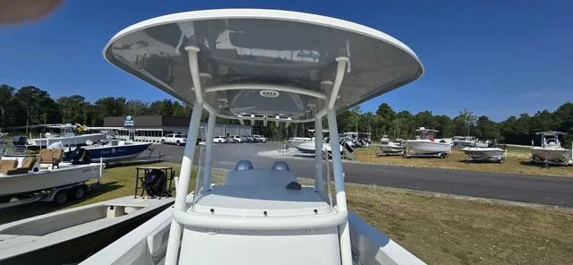 Slide: The Image of Parker Marine 2501 Parker 2022 - 52