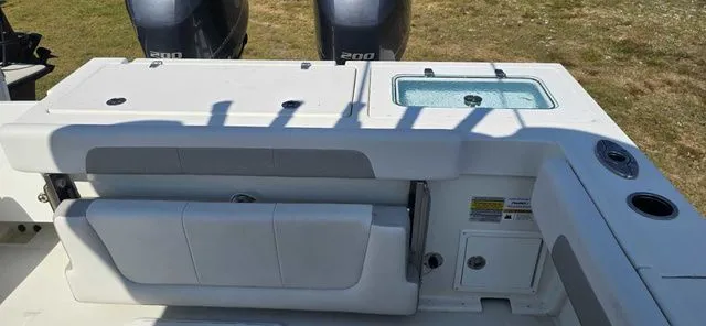 Slide: The Image of Parker Marine 2501 Parker 2022 - 65