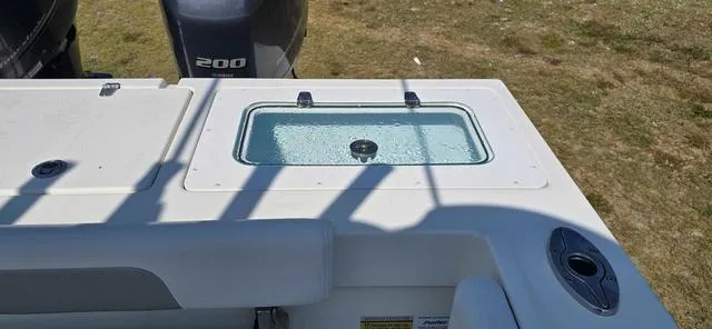 Slide: The Image of Parker Marine 2501 Parker 2022 - 66