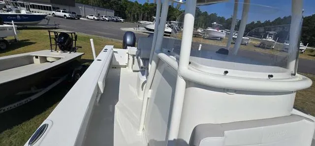 Slide: The Image of Parker Marine 2501 Parker 2022 - 73