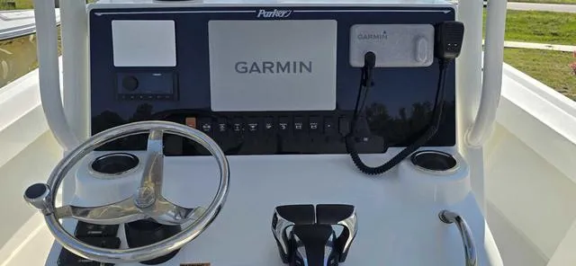 Slide: The Image of Parker Marine 2501 Parker 2022 - 8