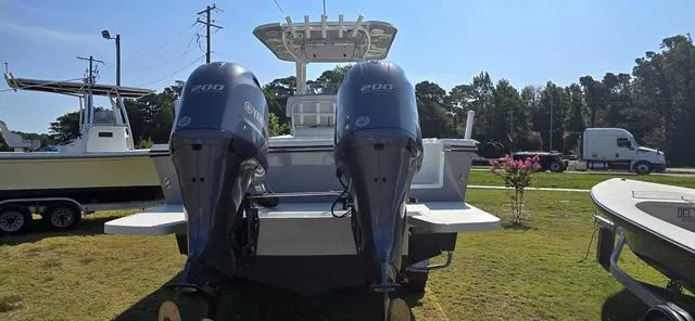 Slide: The Image of Parker Marine 2501 Parker 2022 - 84