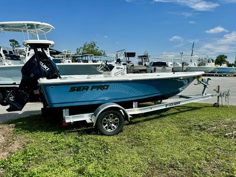 Slide: The Image of Sea Pro 172 Bay 2025 - 12