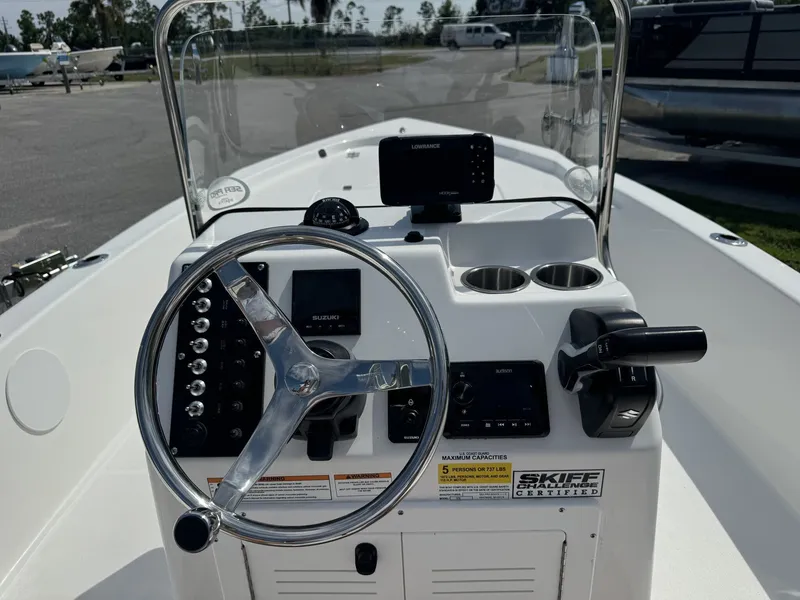 Slide: The Image of Sea Pro 172 Bay 2025 - 4