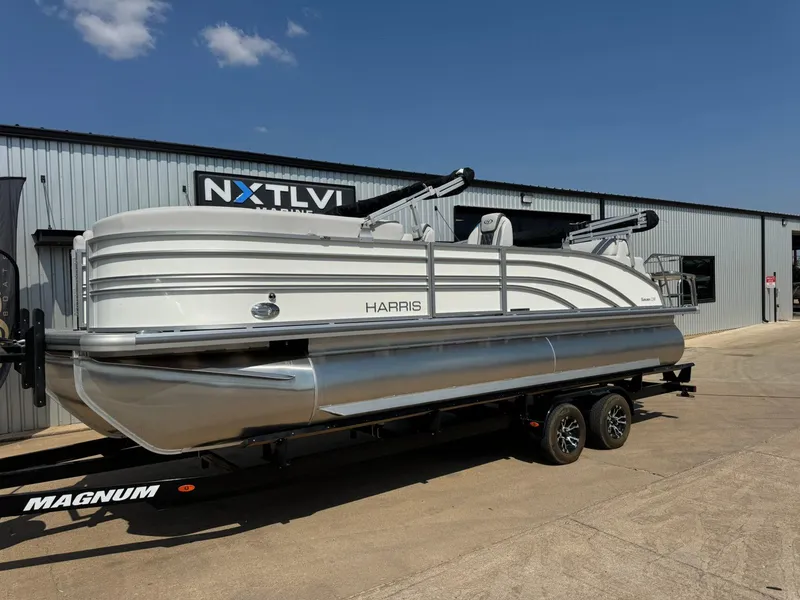 Slide: The Image of Harris Sunliner 230 2024 - 1