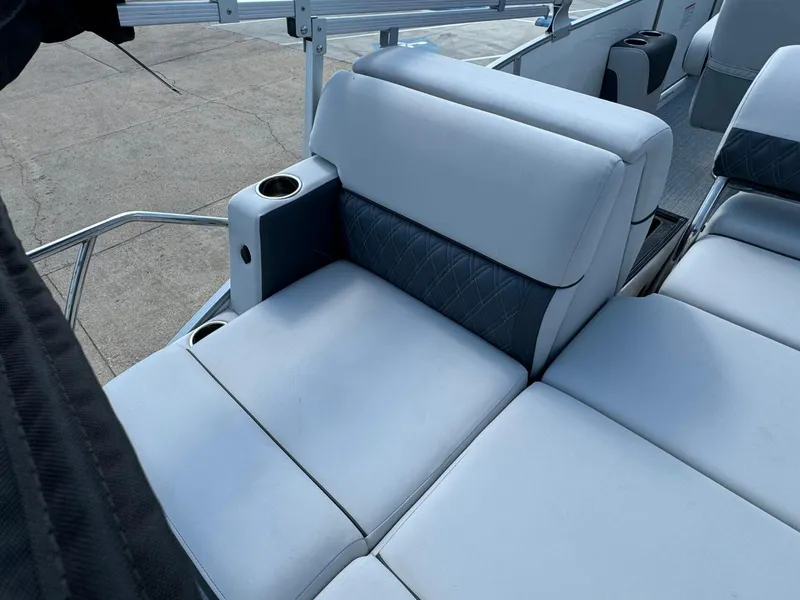 Slide: The Image of Harris Sunliner 230 2024 - 24