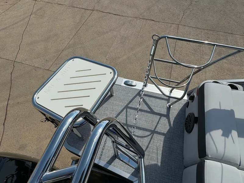 Slide: The Image of Harris Sunliner 230 2024 - 26