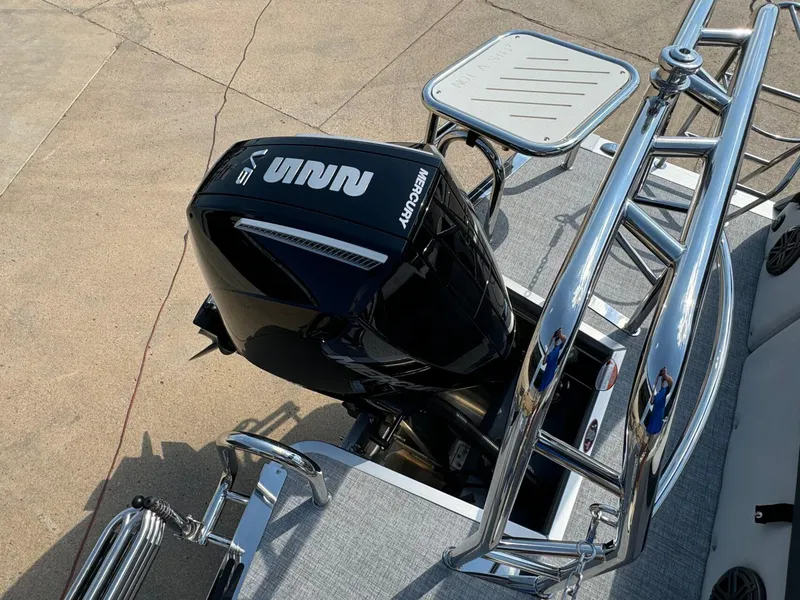 Slide: The Image of Harris Sunliner 230 2024 - 27